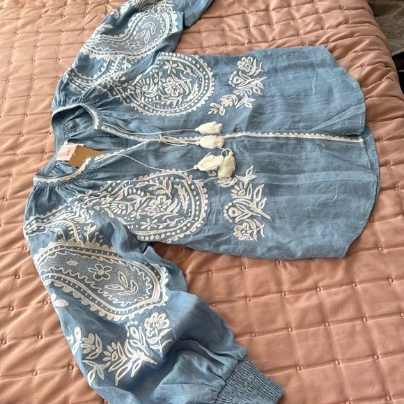 Gorgeous 100% Linen Boho Top with Intricate Embroidery. - Picture 2 of 7